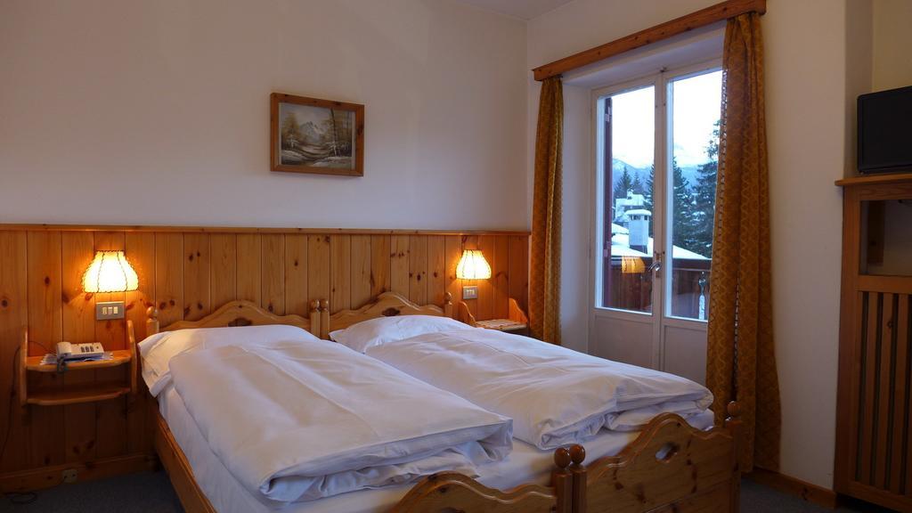 Hotel Bellaria - Cortina D'Ampezzo Ruang foto