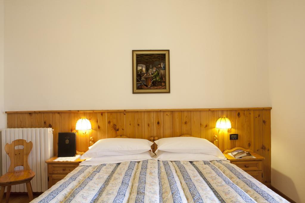 Hotel Bellaria - Cortina D'Ampezzo Ruang foto