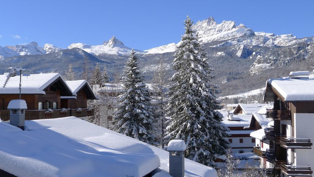 Hotel Bellaria - Cortina D'Ampezzo Bagian luar foto