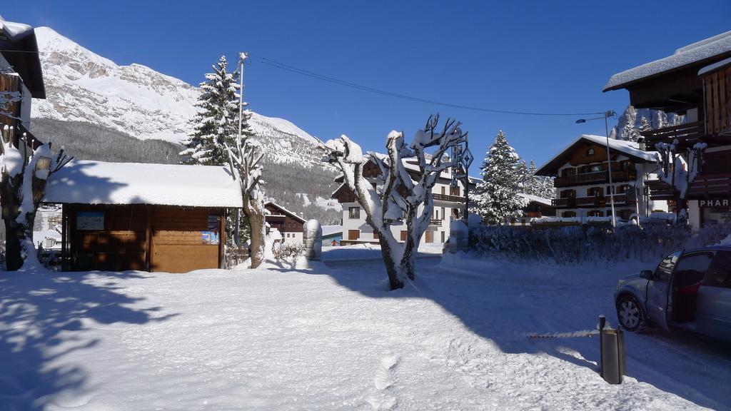 Hotel Bellaria - Cortina D'Ampezzo Bagian luar foto