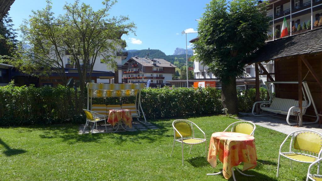 Hotel Bellaria - Cortina D'Ampezzo Bagian luar foto