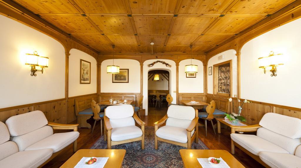 Hotel Bellaria - Cortina D'Ampezzo Bagian luar foto